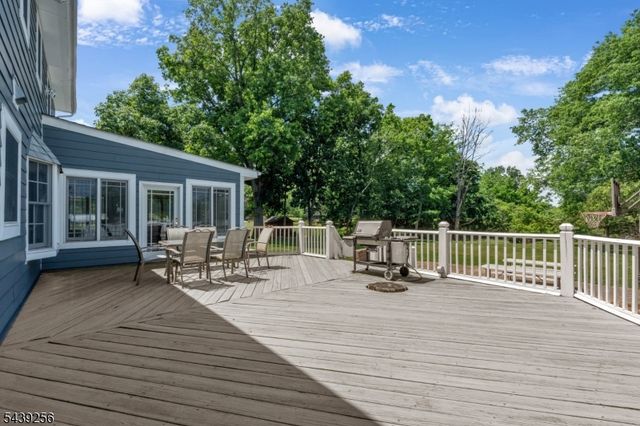 283 Floral Dr, Bridgewater Twp., NJ 08807