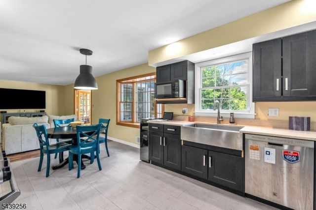 283 Floral Dr, Bridgewater Twp., NJ 08807