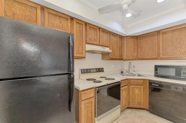1211 CAPRI ISLES BOULEVARD 14, Venice, FL 34292