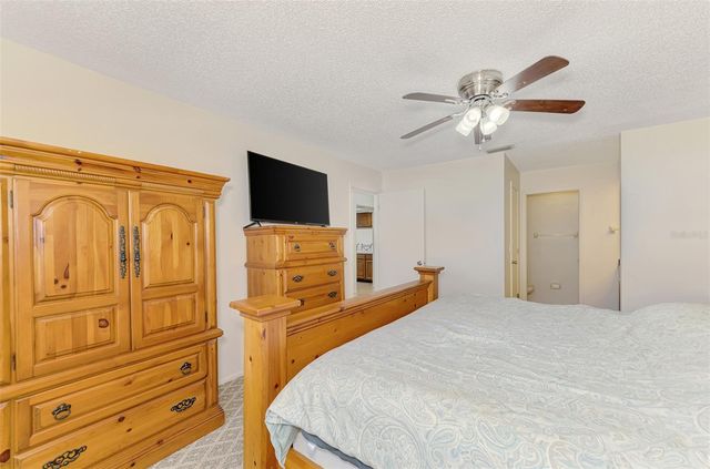 1211 CAPRI ISLES BOULEVARD 14, Venice, FL 34292