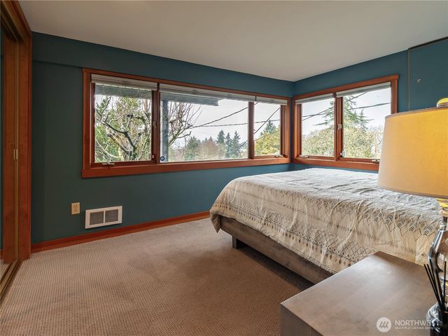 5320 47th Avenue SW, Seattle, WA 98136