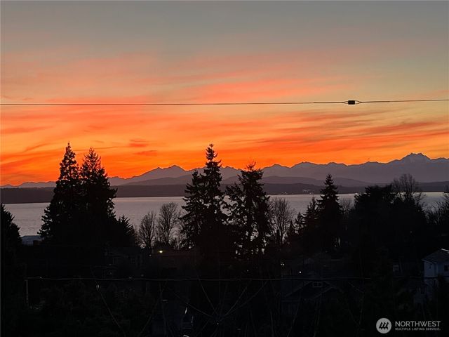 5320 47th Avenue SW, Seattle, WA 98136