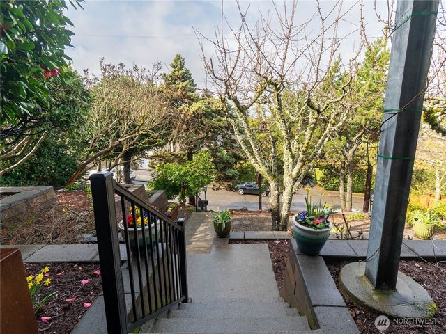 5320 47th Avenue SW, Seattle, WA 98136
