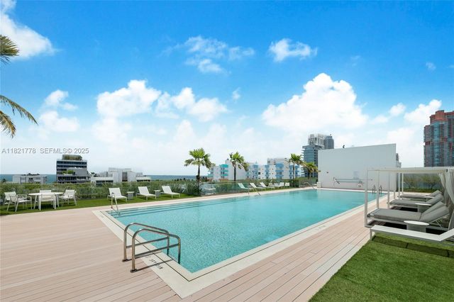 300 Collins Avenue 3D, Miami Beach, FL 33139