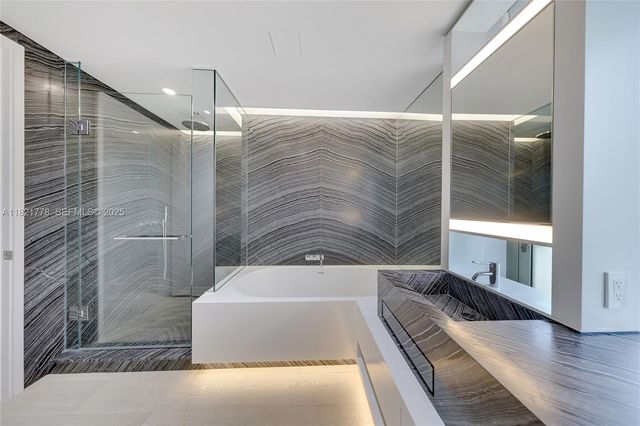 300 Collins Avenue 3D, Miami Beach, FL 33139