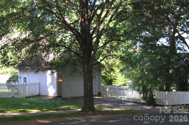 12735 Cross Dale Drive, Huntersville, NC 28078