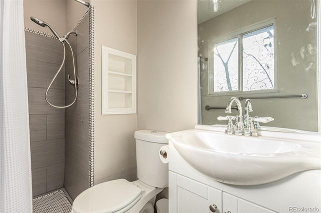 1430 Mount Evans Drive, Longmont, CO 80504