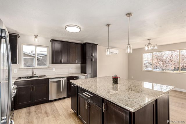 1430 Mount Evans Drive, Longmont, CO 80504