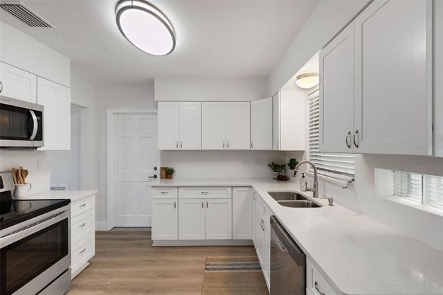 7912 GARDEN DRIVE N, St Petersburg, FL 33710