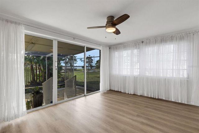 7912 GARDEN DRIVE N, St Petersburg, FL 33710