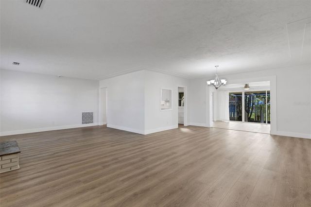 7912 GARDEN DRIVE N, St Petersburg, FL 33710