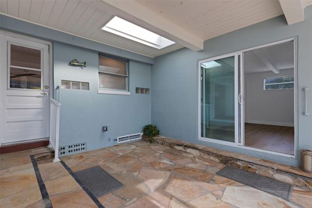 7912 GARDEN DRIVE N, St Petersburg, FL 33710