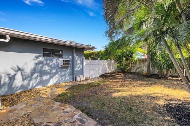 7912 GARDEN DRIVE N, St Petersburg, FL 33710