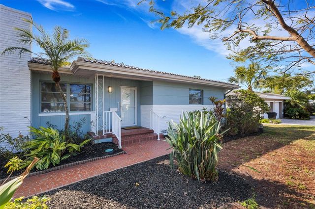 7912 GARDEN DRIVE N, St Petersburg, FL 33710