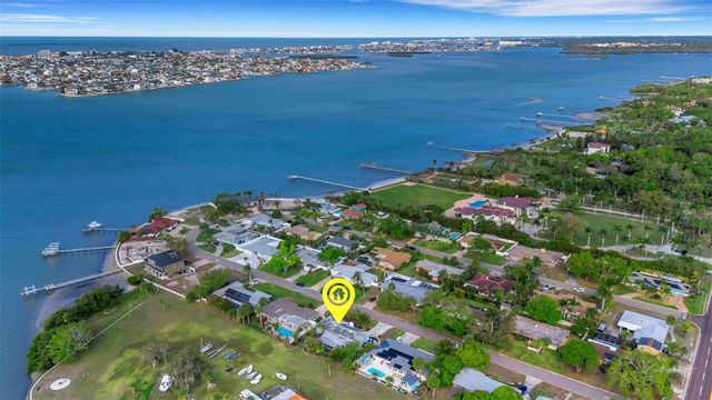 7912 GARDEN DRIVE N, St Petersburg, FL 33710