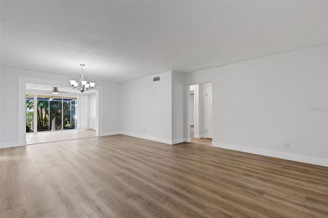 7912 GARDEN DRIVE N, St Petersburg, FL 33710