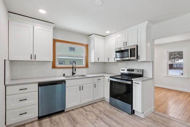 6212 N 106th STREET, Milwaukee, WI 53225