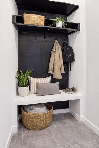 6212 N 106th STREET, Milwaukee, WI 53225