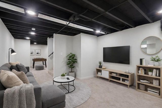 6212 N 106th STREET, Milwaukee, WI 53225