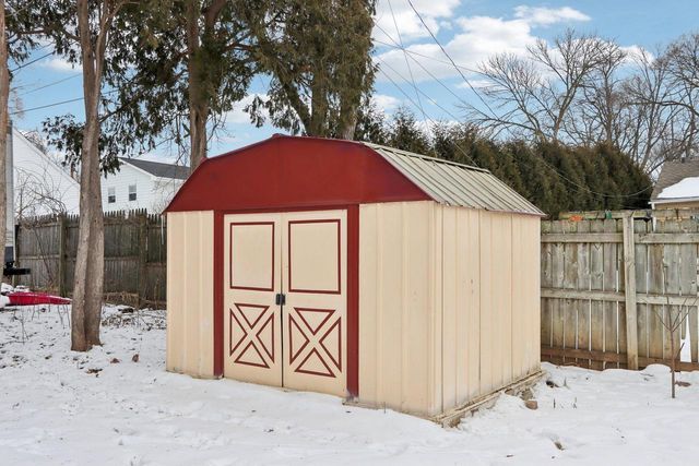 6212 N 106th STREET, Milwaukee, WI 53225