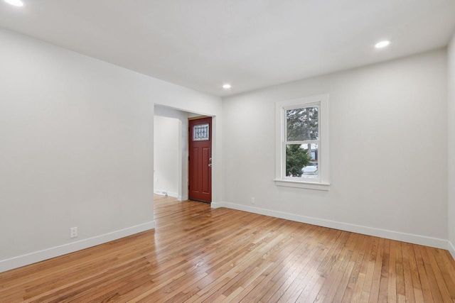 6212 N 106th STREET, Milwaukee, WI 53225