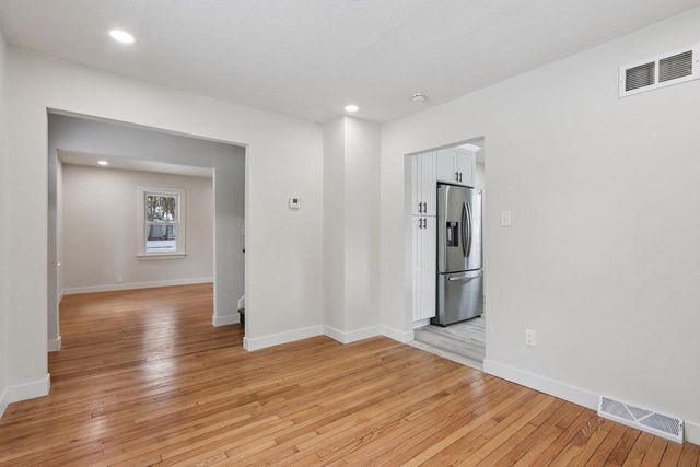 6212 N 106th STREET, Milwaukee, WI 53225