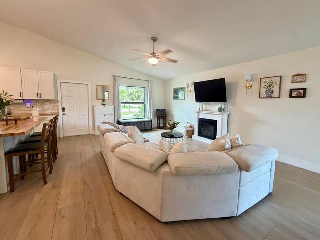7856 Blackwood Lane, Lake Worth, FL 33467