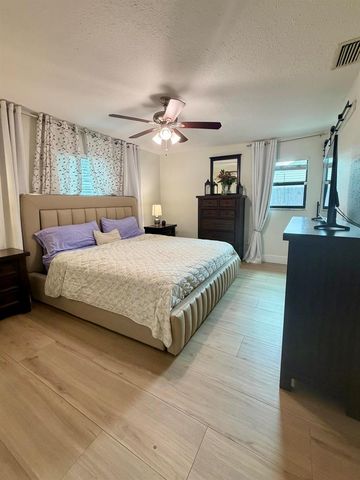 7856 Blackwood Lane, Lake Worth, FL 33467