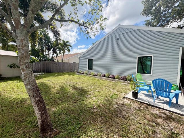 7856 Blackwood Lane, Lake Worth, FL 33467
