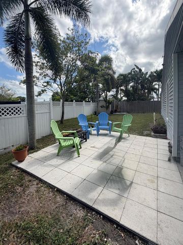 7856 Blackwood Lane, Lake Worth, FL 33467