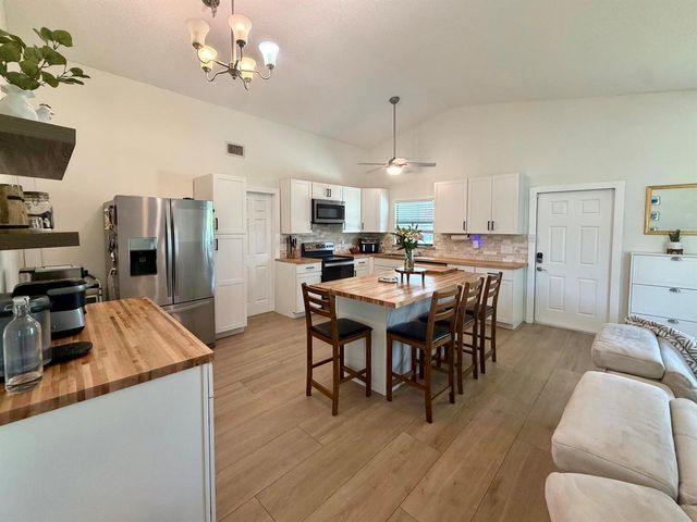 7856 Blackwood Lane, Lake Worth, FL 33467