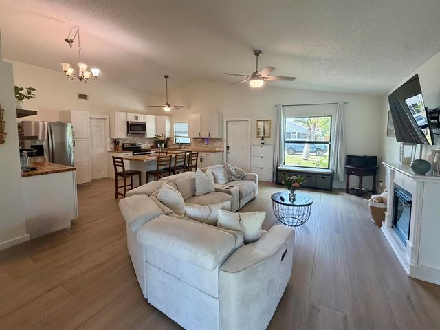 7856 Blackwood Lane, Lake Worth, FL 33467