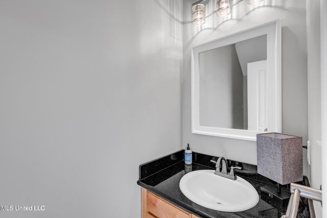 922 Porter Avenue, 212, Ocean Springs, MS 39564