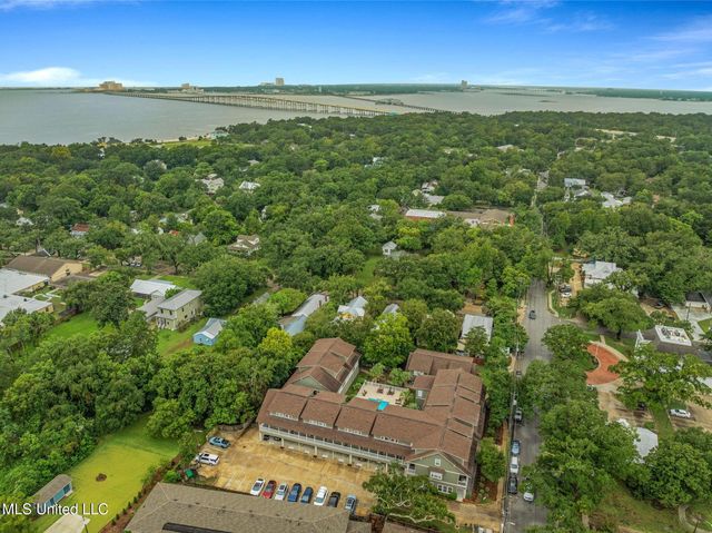 922 Porter Avenue, 212, Ocean Springs, MS 39564