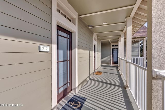 922 Porter Avenue, 212, Ocean Springs, MS 39564