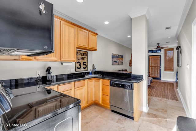 922 Porter Avenue, 212, Ocean Springs, MS 39564