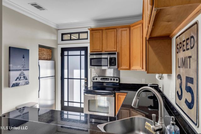 922 Porter Avenue, 212, Ocean Springs, MS 39564