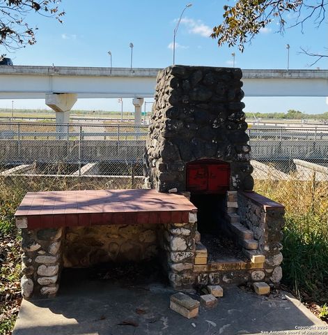 2940 Castroville, San Antonio, TX 78237