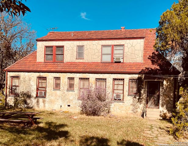2940 Castroville, San Antonio, TX 78237