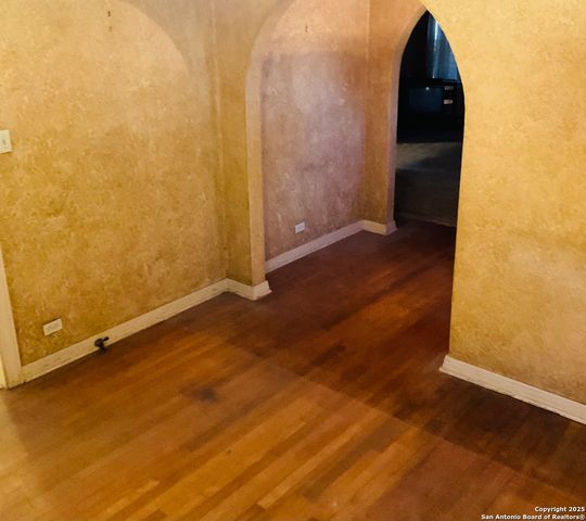 2940 Castroville, San Antonio, TX 78237