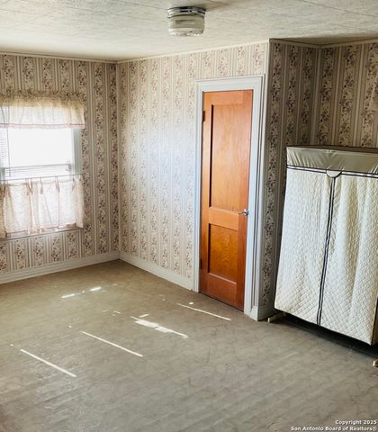 2940 Castroville, San Antonio, TX 78237