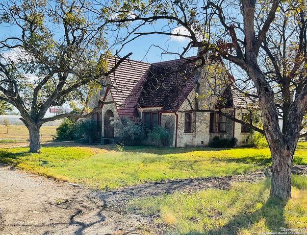 2940 Castroville, San Antonio, TX 78237