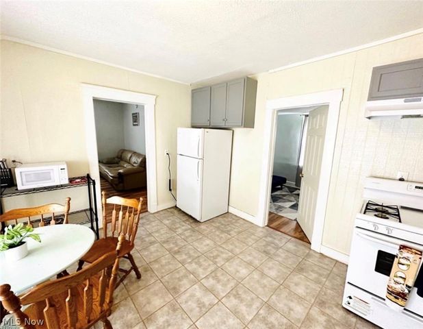 3625 Newark Avenue, Cleveland, OH 44109