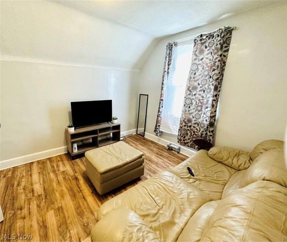 3625 Newark Avenue, Cleveland, OH 44109