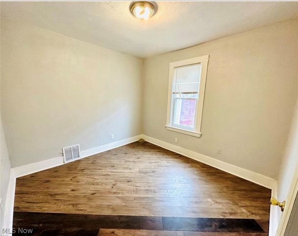 3625 Newark Avenue, Cleveland, OH 44109
