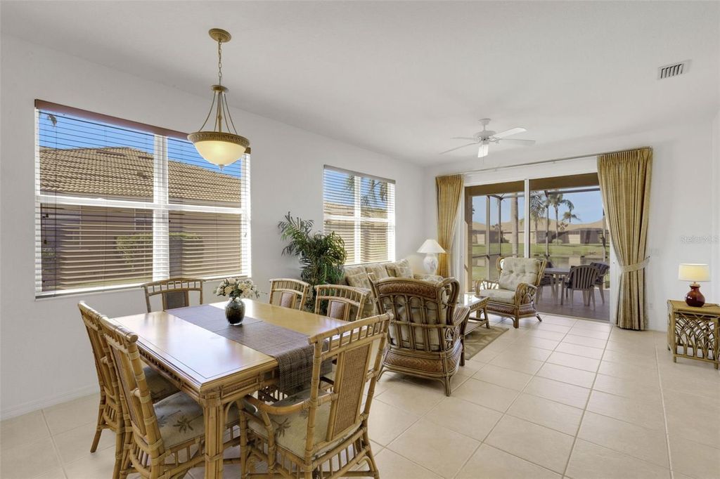 Image 11 of property listing at 8309 SUMMER GREENS TERRACE, Bradenton, FL 34212