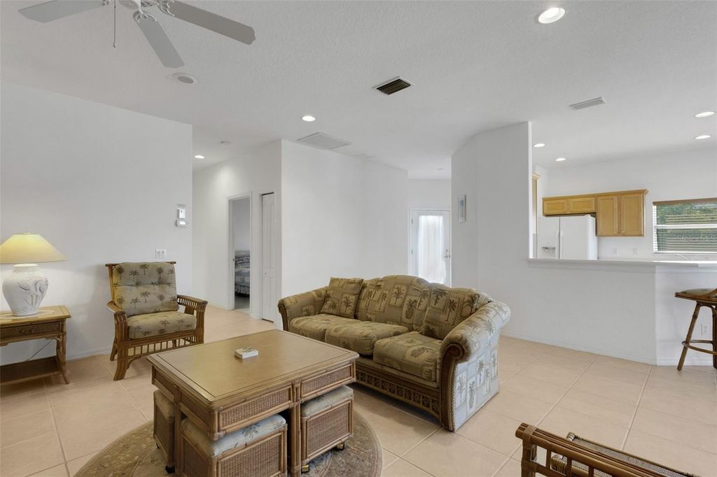 Image 4 of property listing at 8309 SUMMER GREENS TERRACE, Bradenton, FL 34212