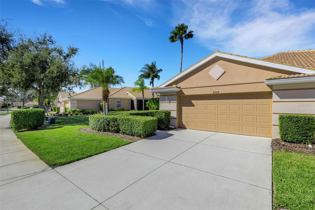 Image 45 of property listing at 8309 SUMMER GREENS TERRACE, Bradenton, FL 34212