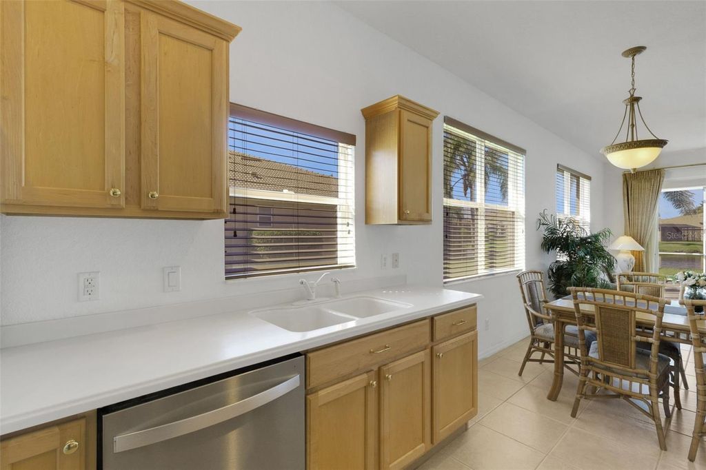 Image 10 of property listing at 8309 SUMMER GREENS TERRACE, Bradenton, FL 34212