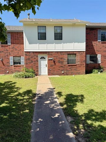 2329 Heatherfield Lane, Norman, OK 73071